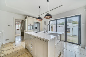 Photo 33- click for photo gallery